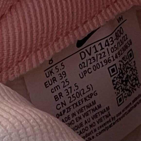 Women’s White and pink denim raw edge Nike Dunks - Picture 6 of 7